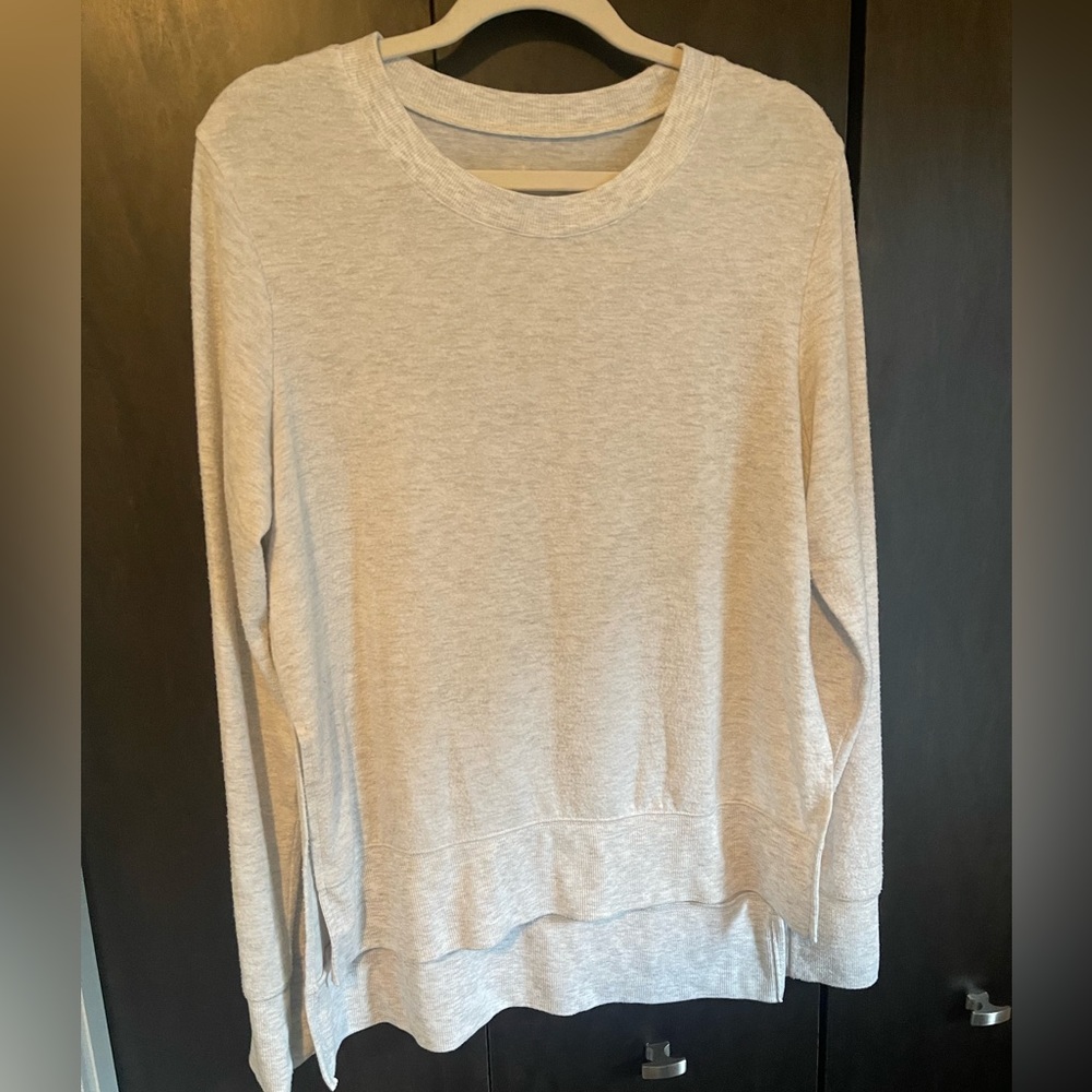 ALO- Long Sleeve, Side Slit Top - Medium